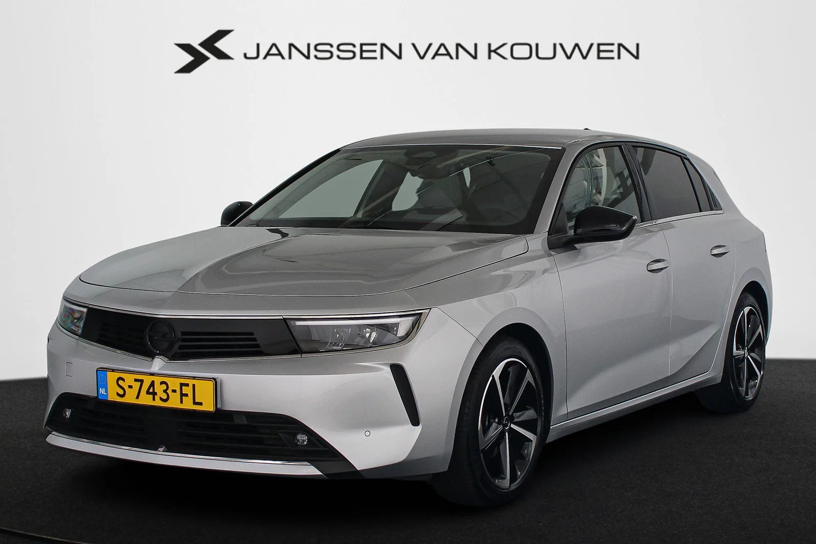 Opel Astra (2022) — foto 1