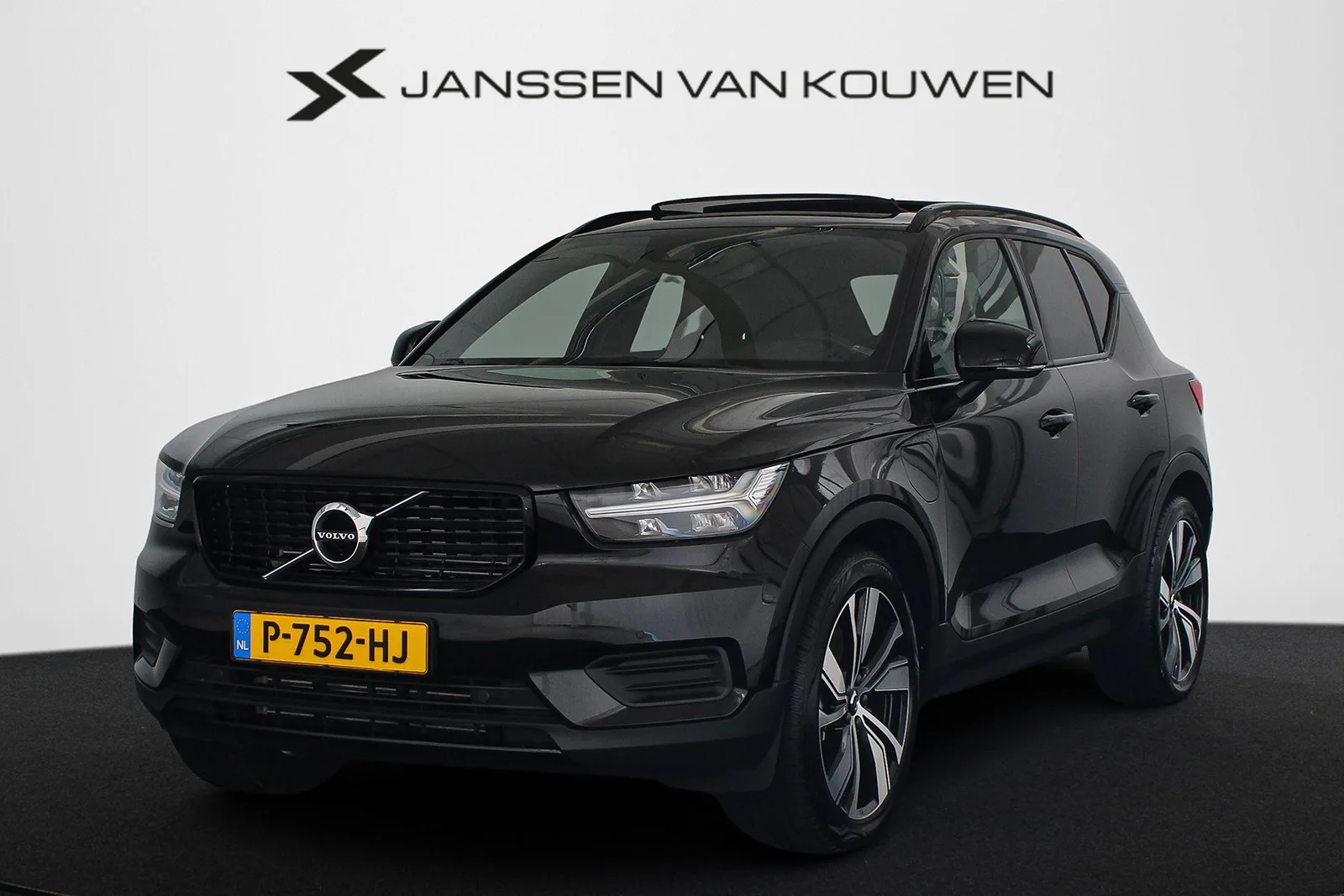 Volvo XC40 (2022) — foto 1