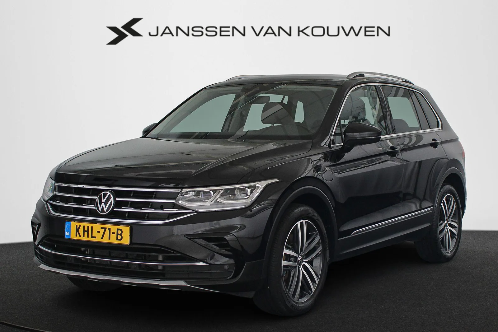 Volkswagen Tiguan (2022) — foto 1