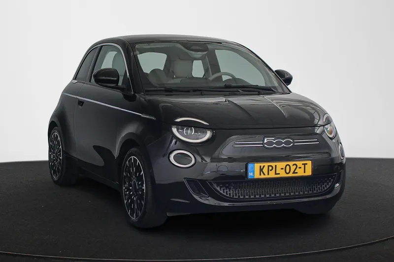 Fiat 500 (2024)