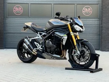 Triumph Speed Triple 1200 (2022) — foto 1