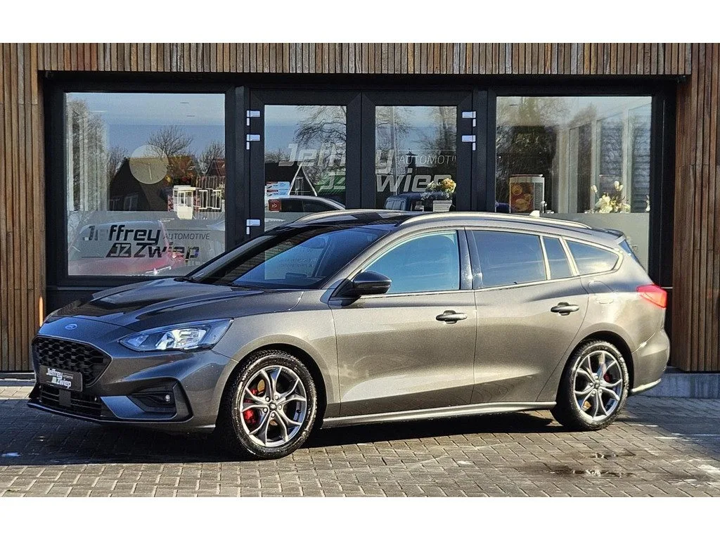 Ford Focus (2021) — foto 1