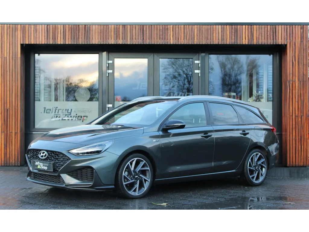 Hyundai i30 (2022) — foto 1