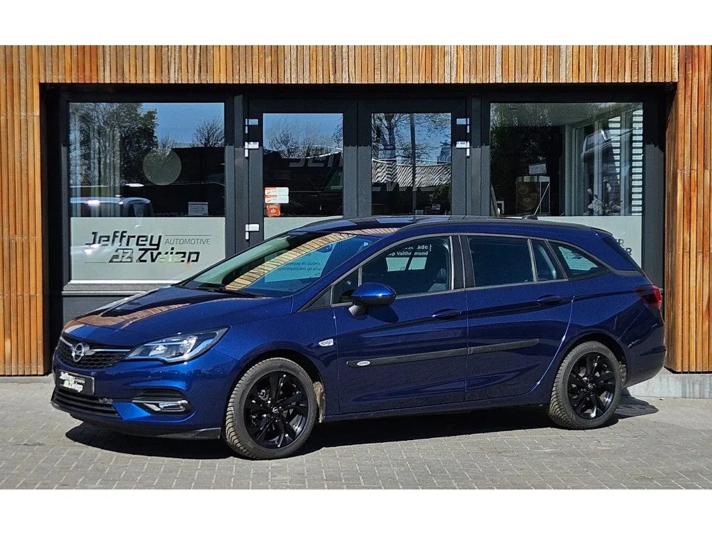 Opel Astra (2021) — foto 1