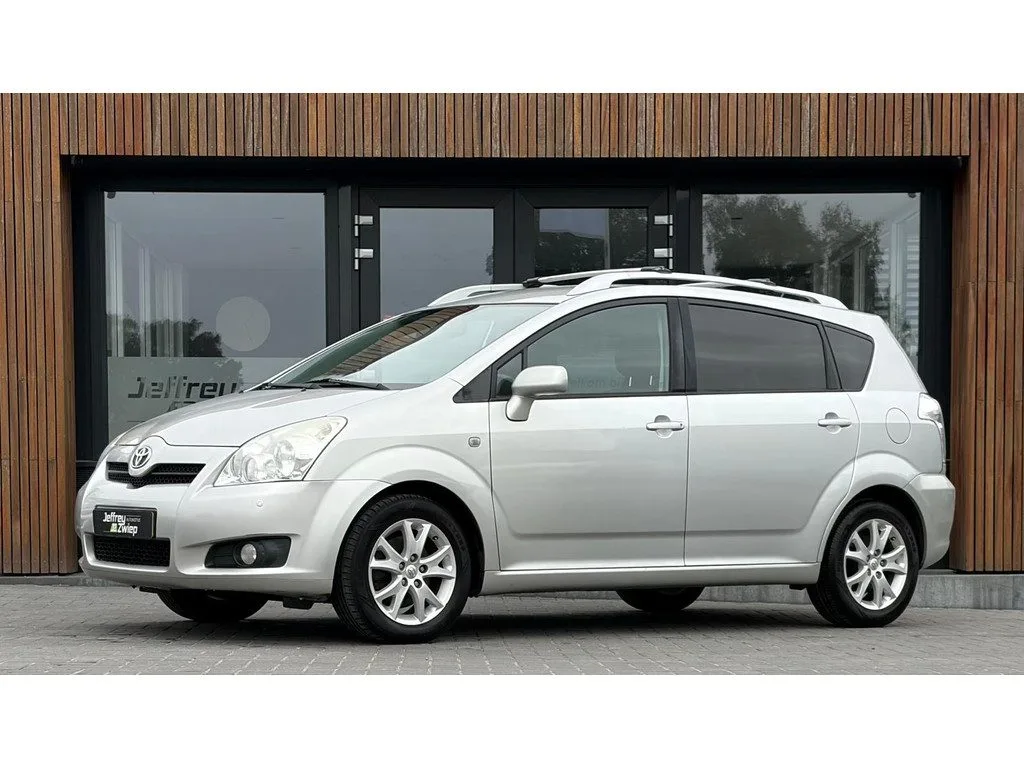 Toyota Verso (2008) — foto 1