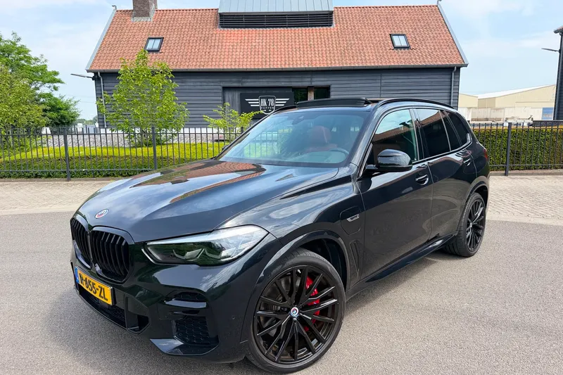 BMW X5 (2023)