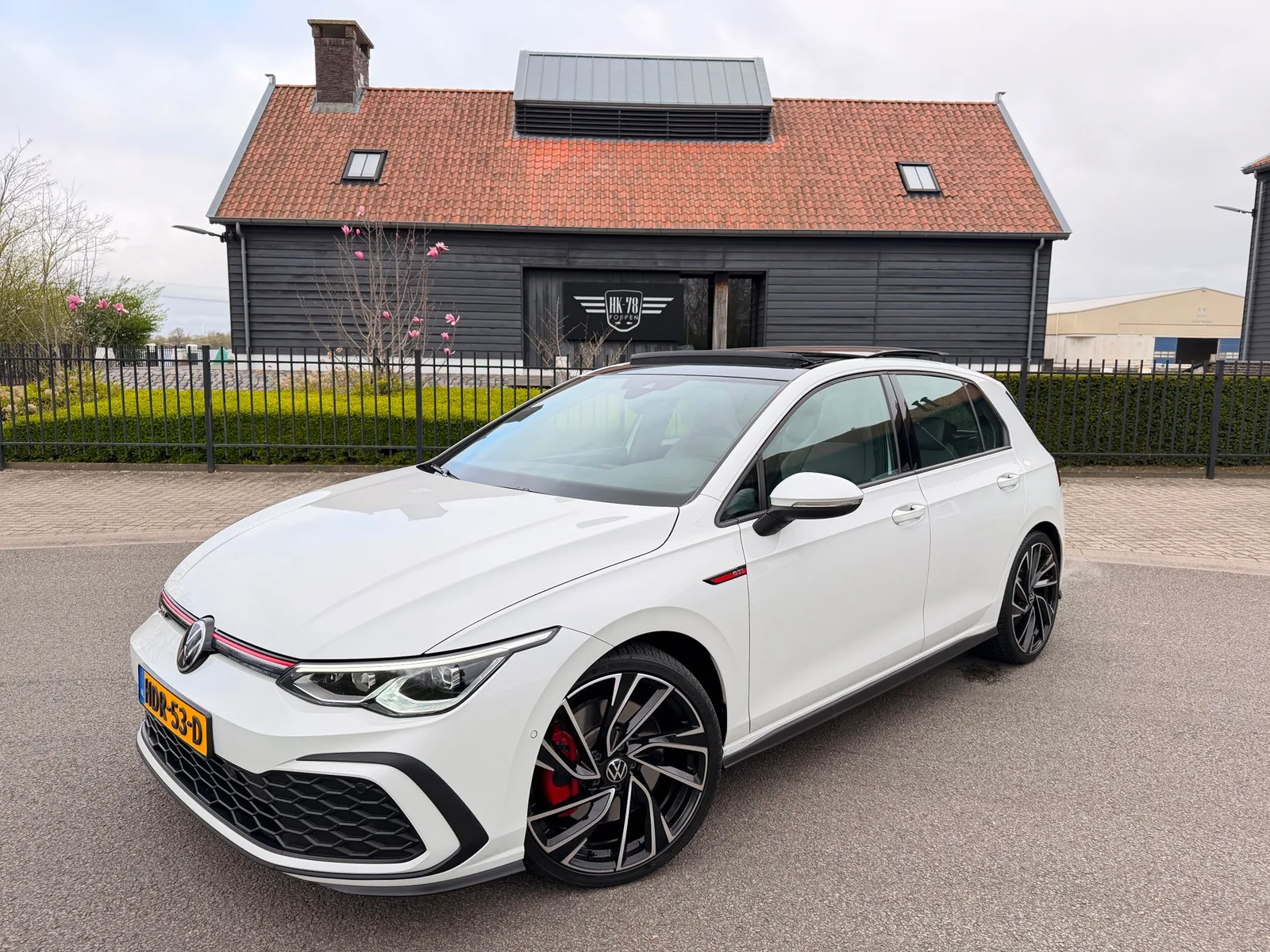 Volkswagen Golf (2021) — foto 1
