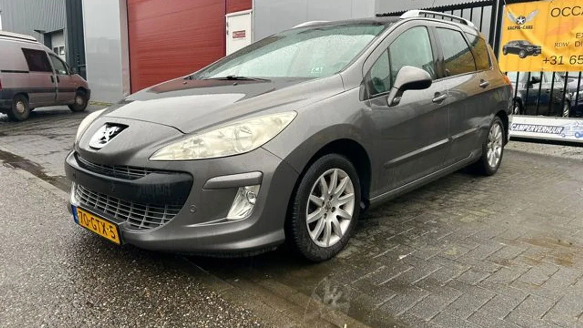 Peugeot 308 (2008) — foto 1