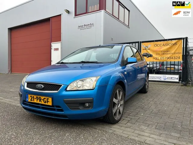 Ford Focus (2004) — foto 1