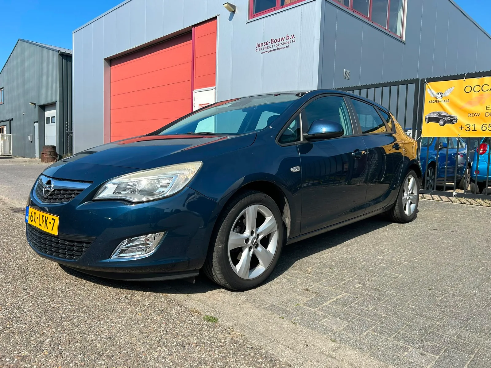 Opel Astra (2010) — foto 1