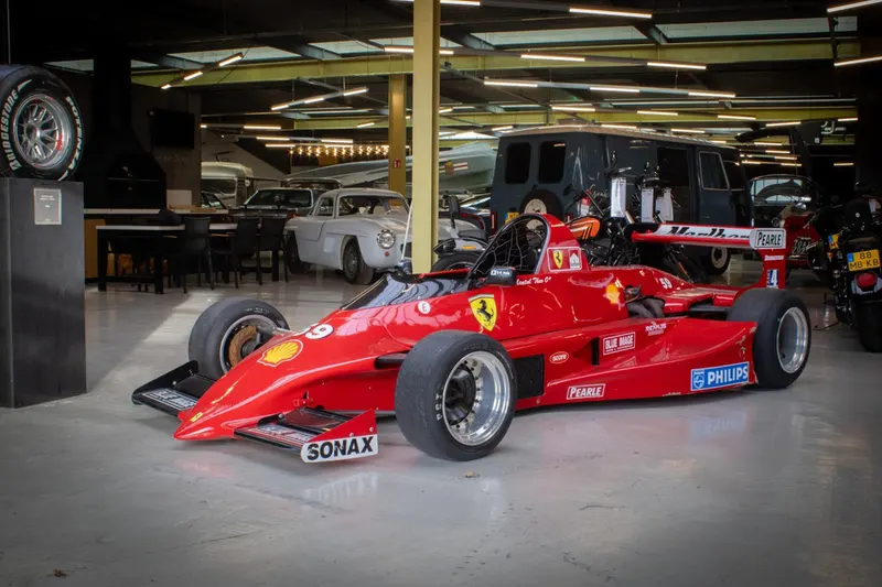 Reynard 89F (1989)