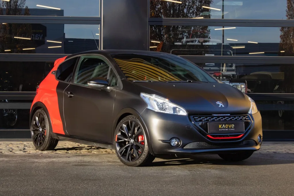 Peugeot 208 (2015) — foto 1