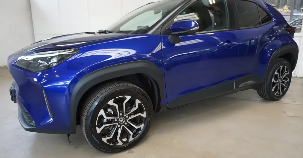 Toyota Yaris (2023) — foto 1