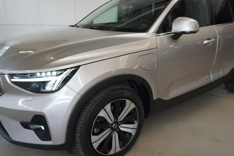 Volvo XC40 (2023)