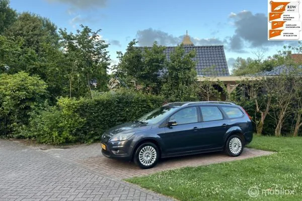 Ford Focus (2011) — foto 1