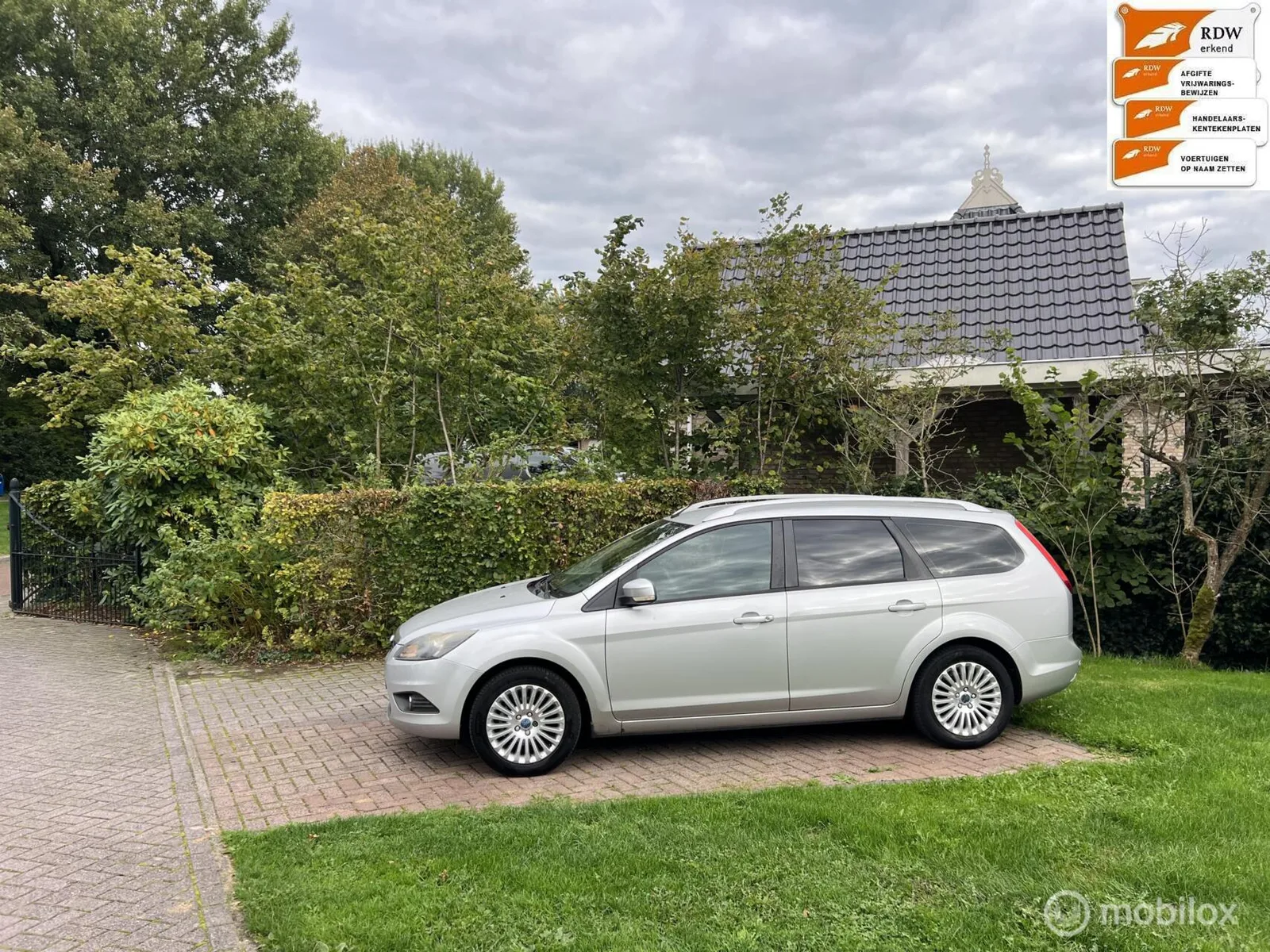 Ford Focus (2010) — foto 1