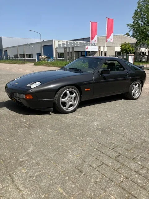 Porsche 928 (1985) — foto 1