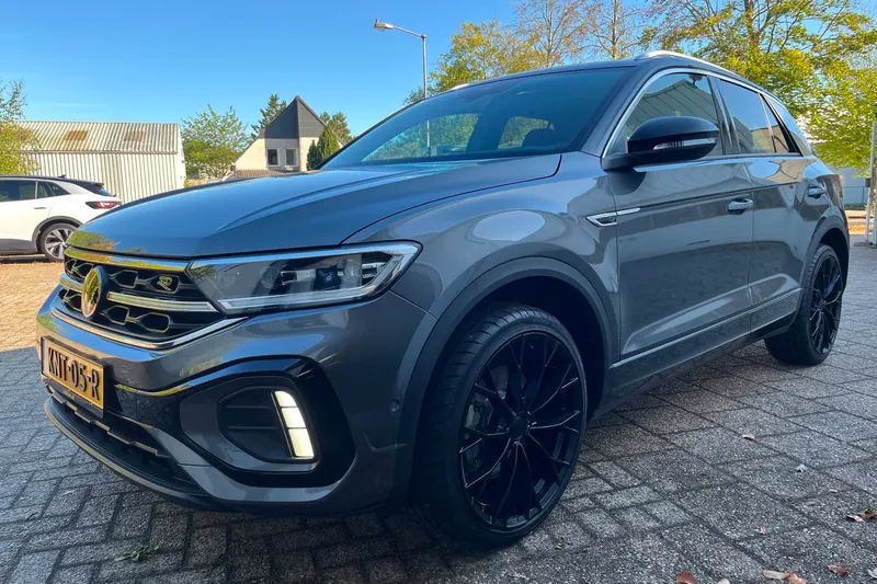 Volkswagen T-Roc (2023)