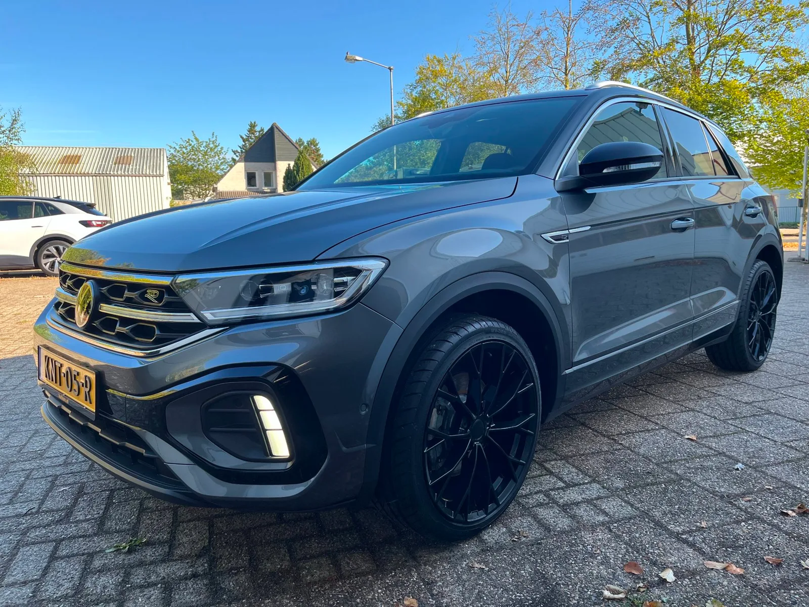 Volkswagen T-Roc (2023) — foto 1