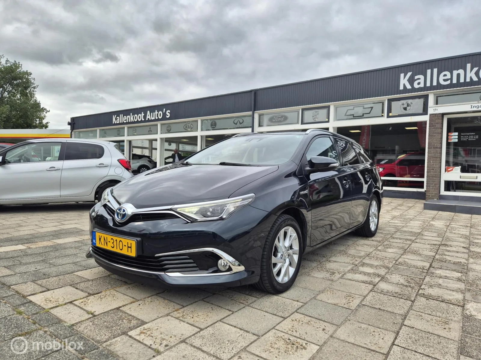 Toyota Auris (2016) — foto 1