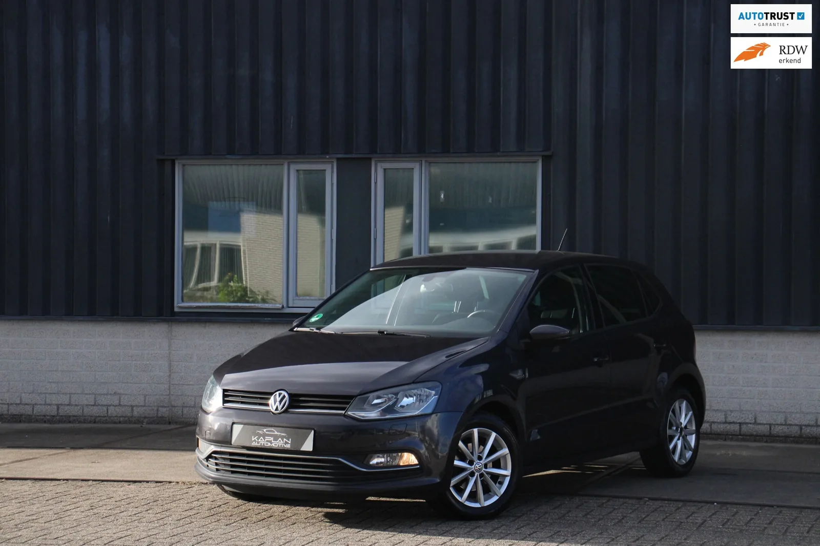 Volkswagen Polo (2015) — foto 1