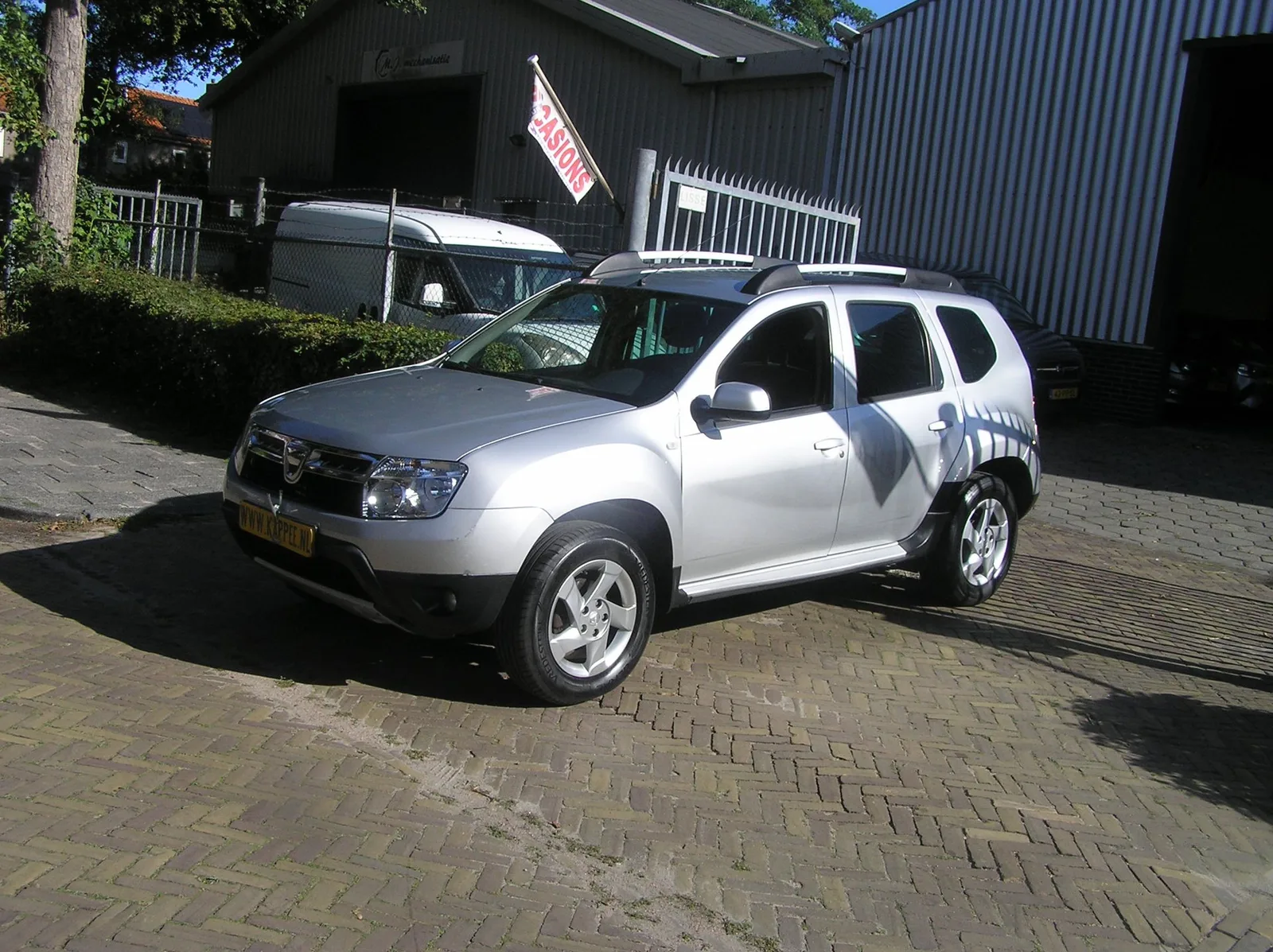 Dacia Duster (2011) — foto 1