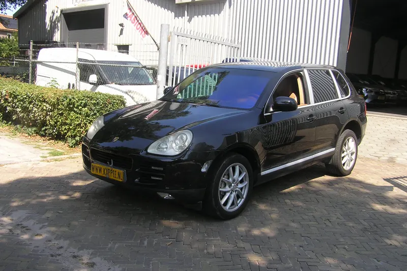 Porsche Cayenne (2003)