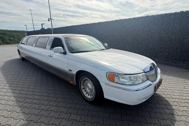 Lincoln Town Car (1999)