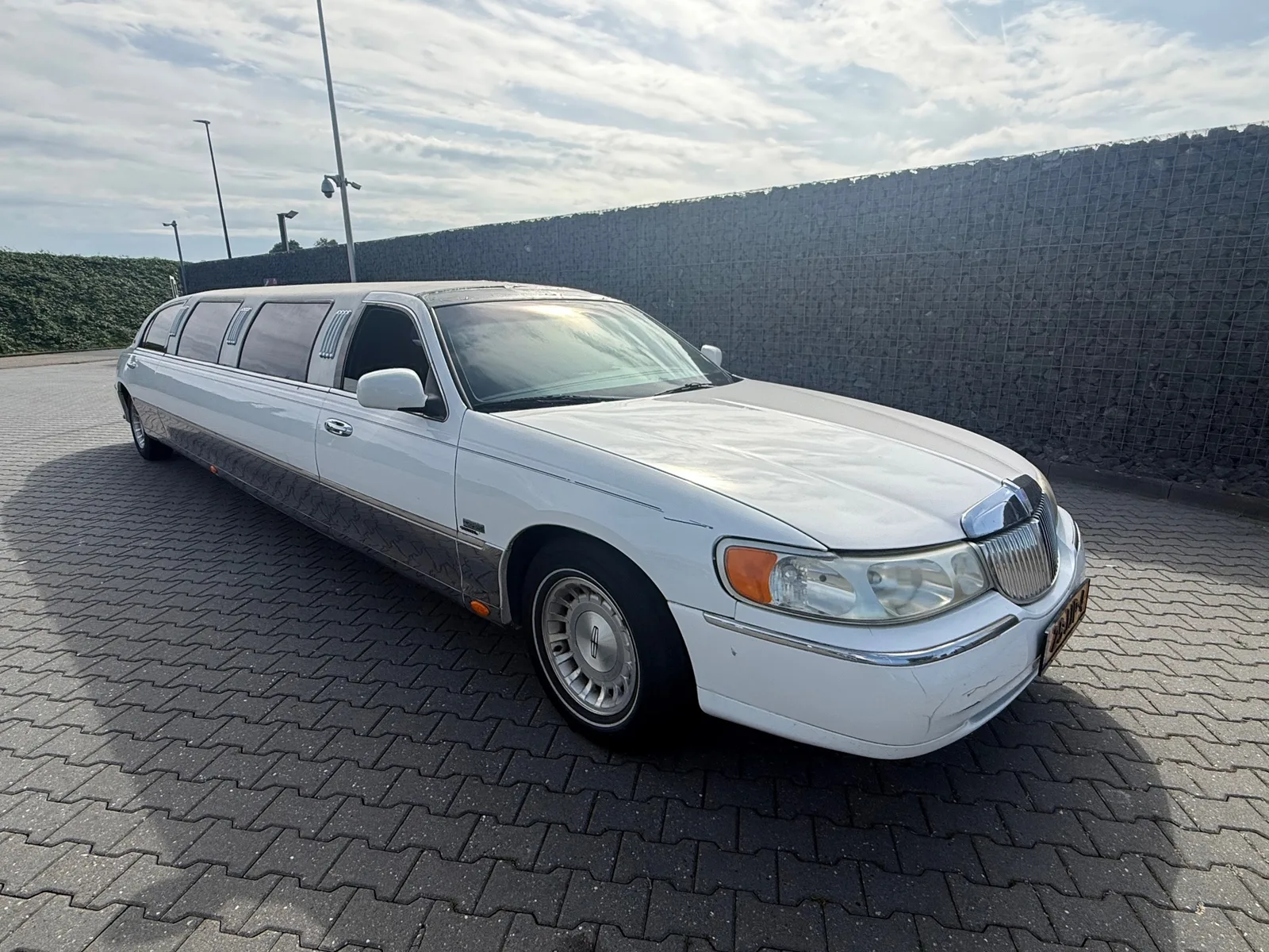 Lincoln Town Car (1999) — foto 1