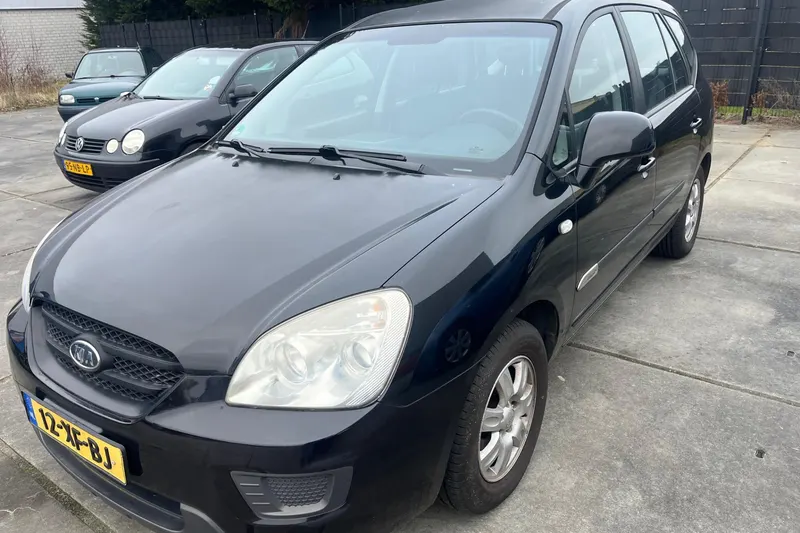 Kia Carens (2007)