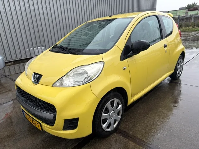 Peugeot 107 (2011) — foto 1