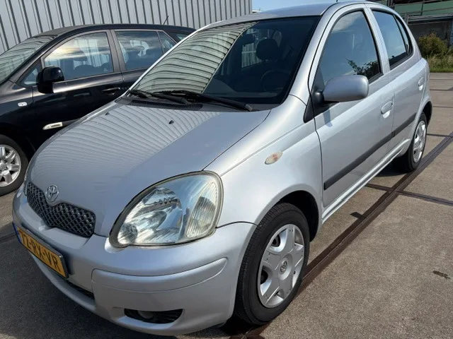 Toyota Yaris (2005) — foto 1
