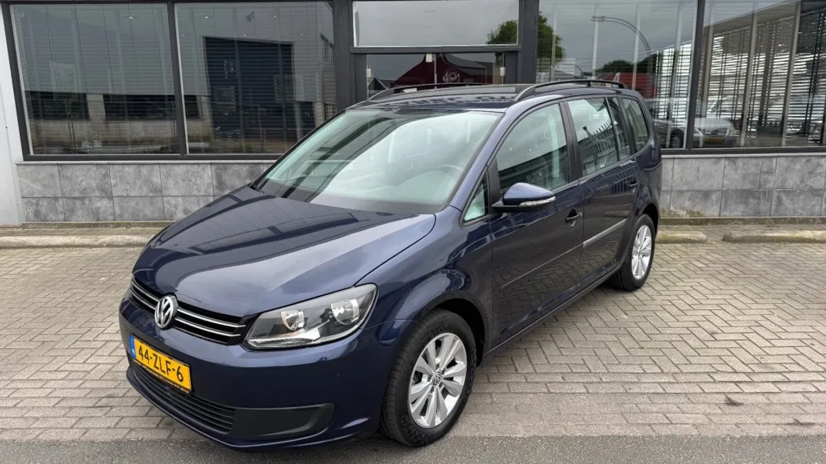 Volkswagen Touran (2013) — foto 1