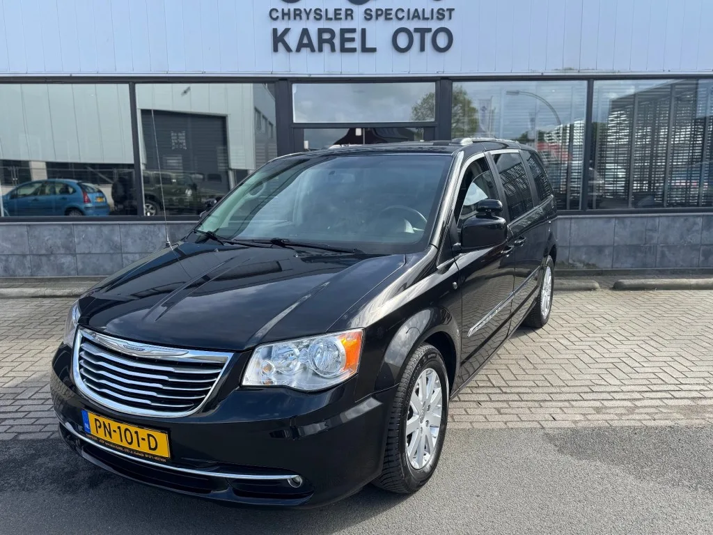 Chrysler TOWN COUNTRY (2015) — foto 1