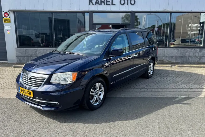 Lancia VOYAGER (2012)