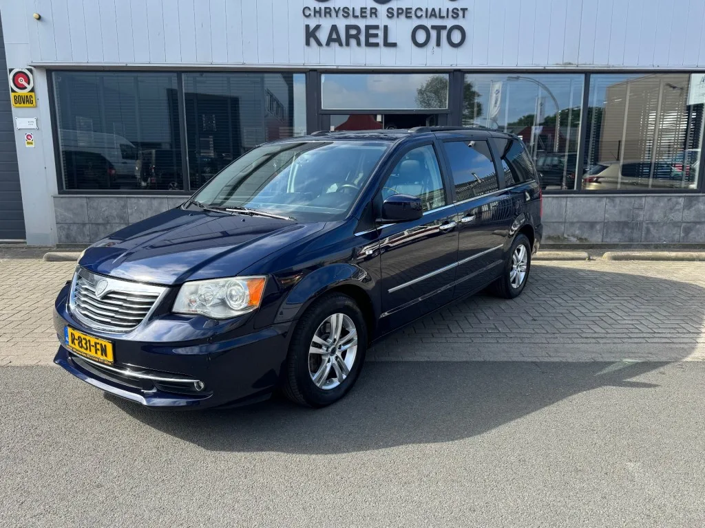 Lancia VOYAGER (2012) — foto 1