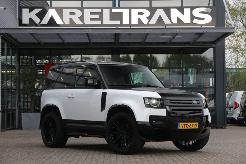 Land Rover Defender (2023)