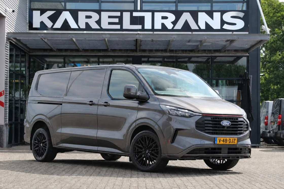 Ford Transit Custom (2024) — foto 1