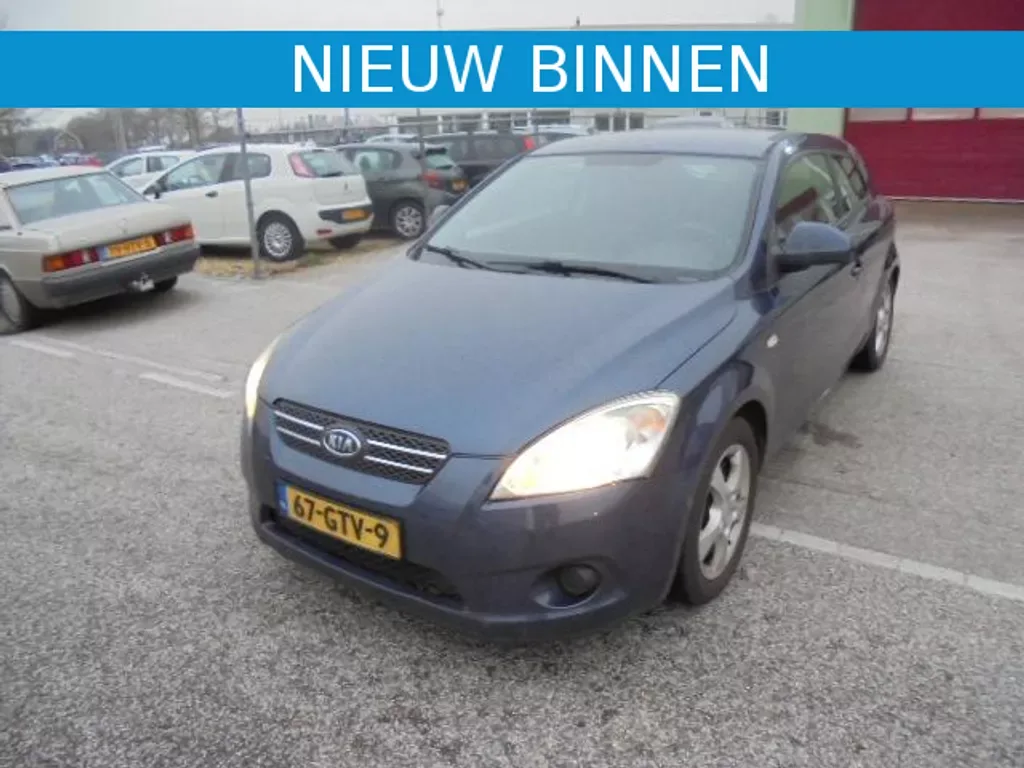 Kia Ceed (2008) — foto 1