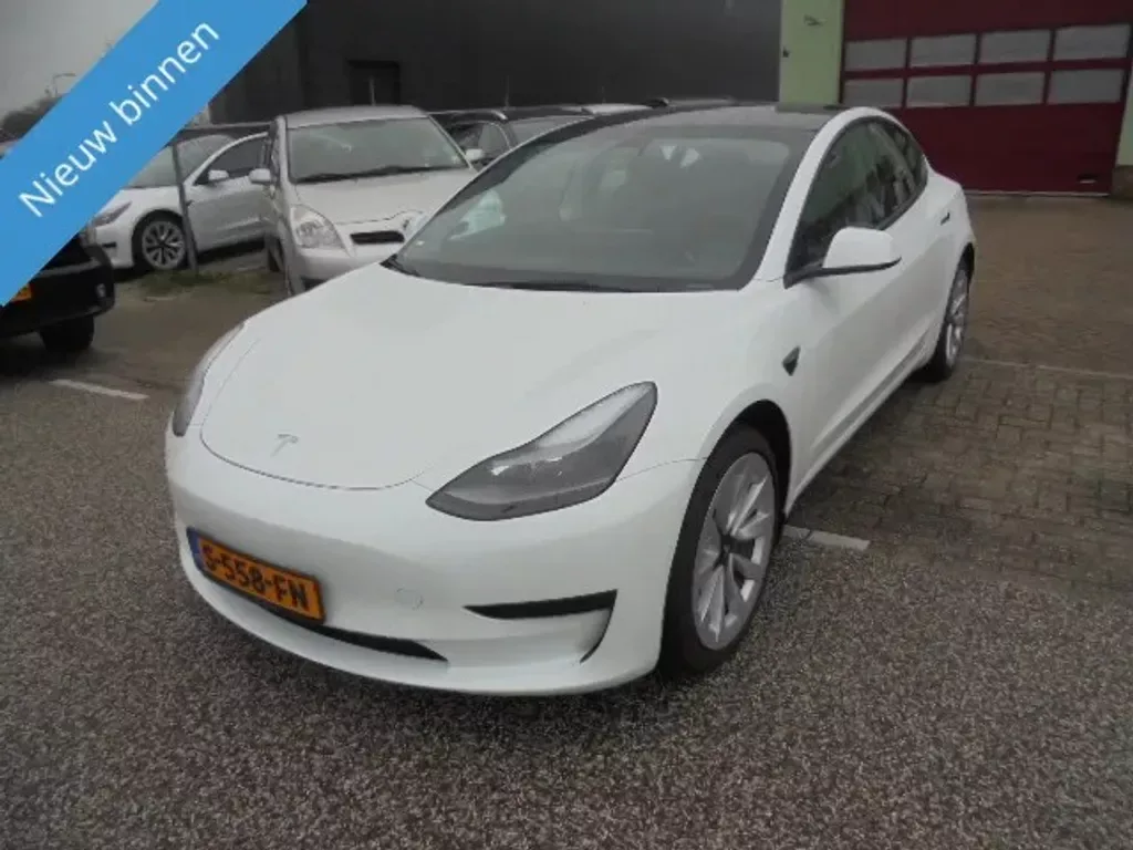 Tesla Model 3 (2022) — foto 1