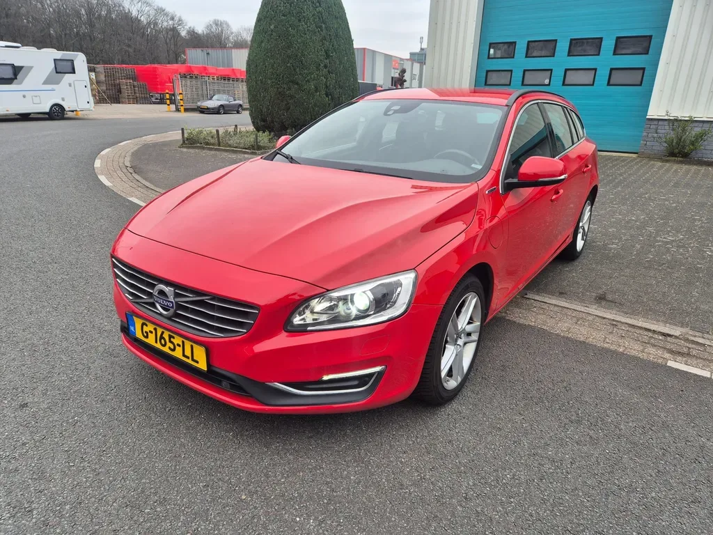 Volvo V60 (2016) — foto 1