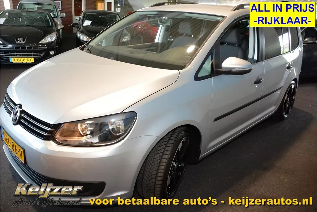 Volkswagen Touran (2011) — foto 1