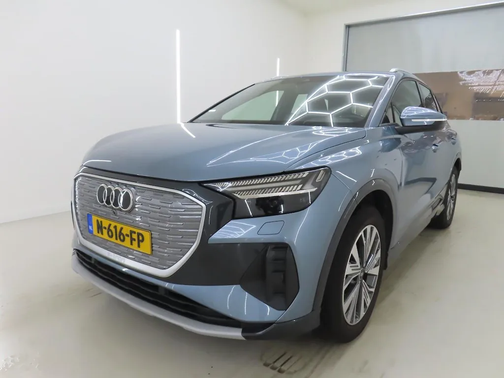 Audi Q4 e-tron (2021) — foto 1