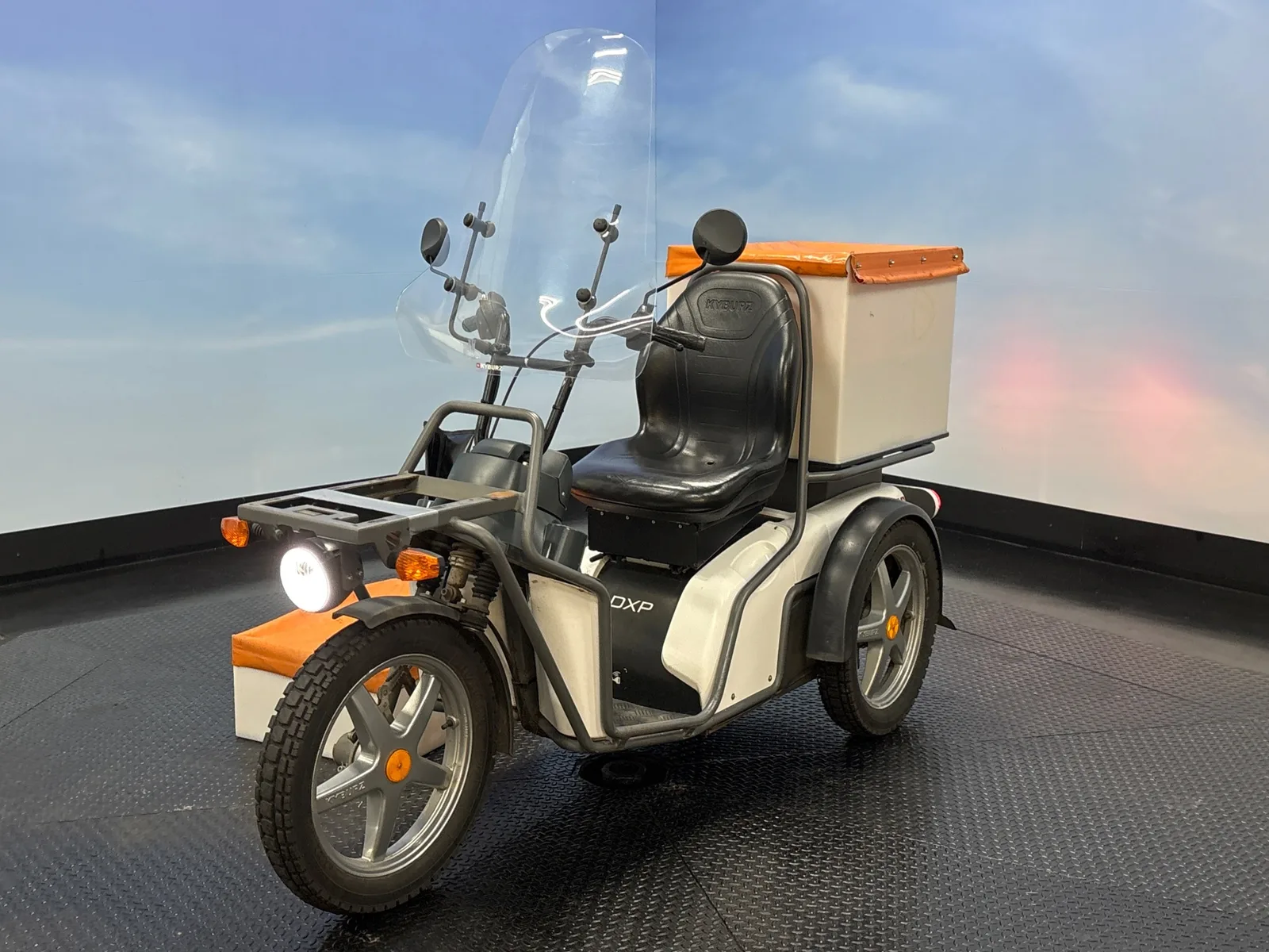 KYBURZ DXP (2020) — foto 1