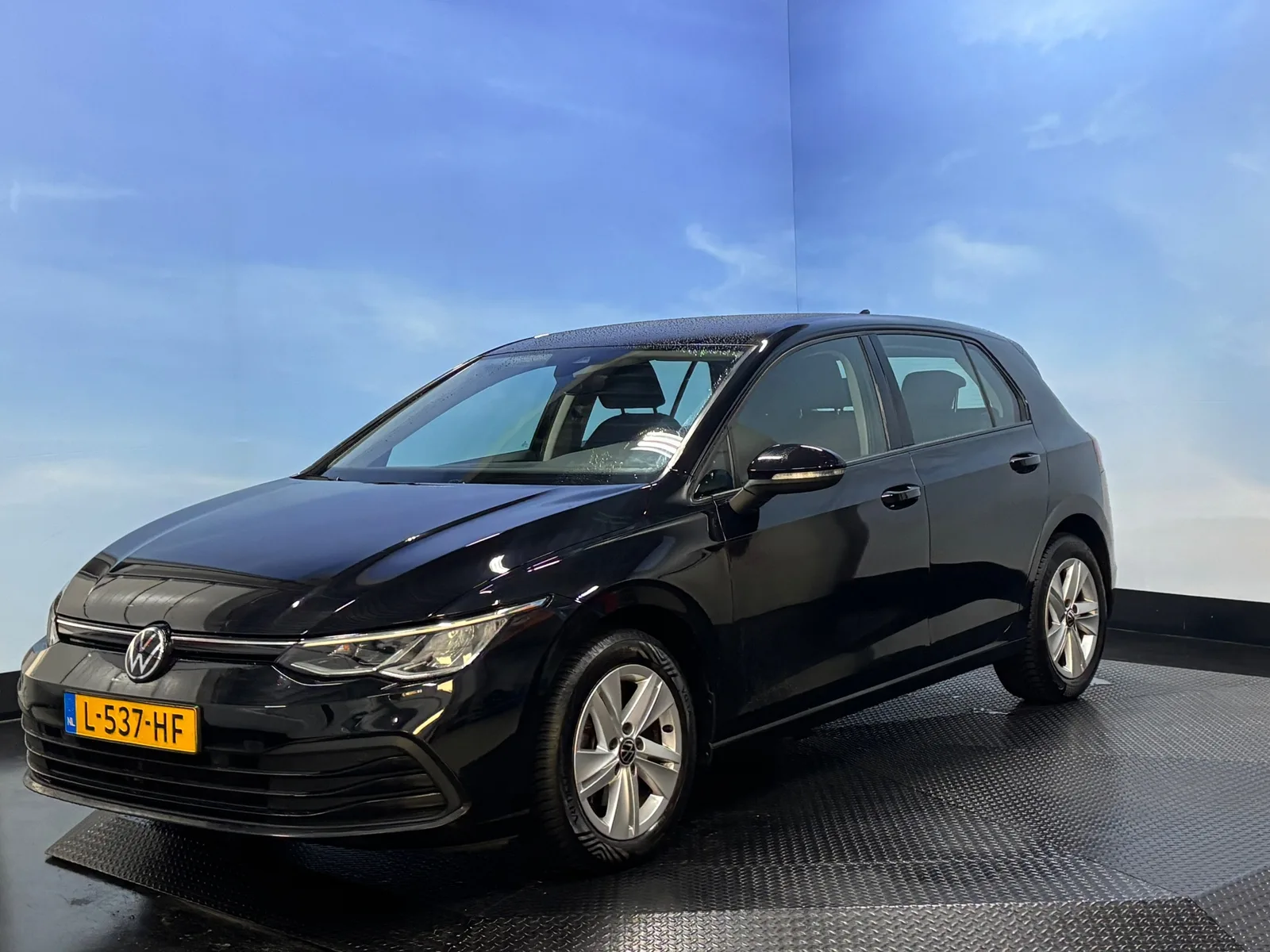 Volkswagen Golf (2021) — foto 1