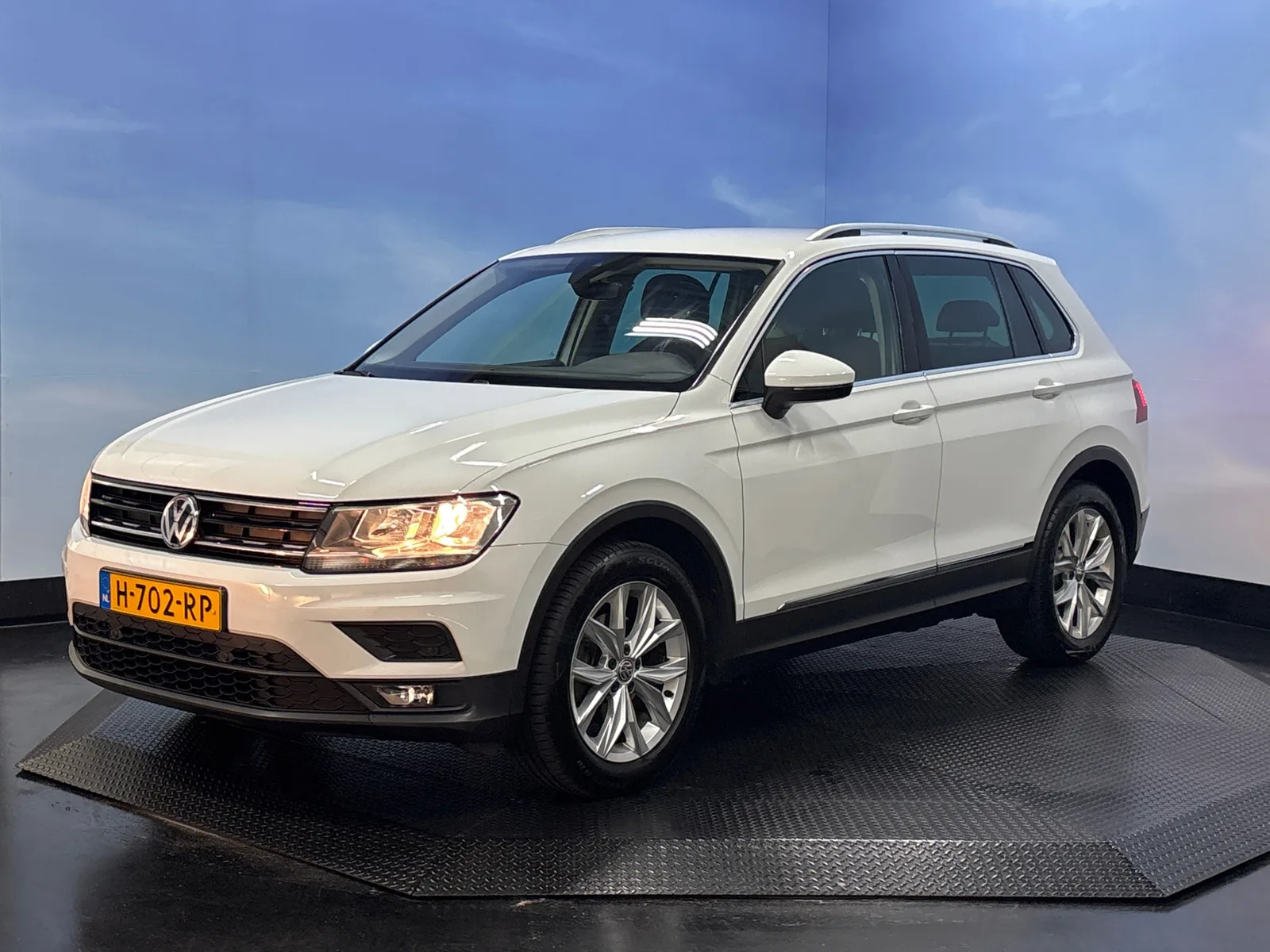 Volkswagen Tiguan (2020) — foto 1