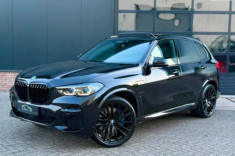 BMW X5 (2022)