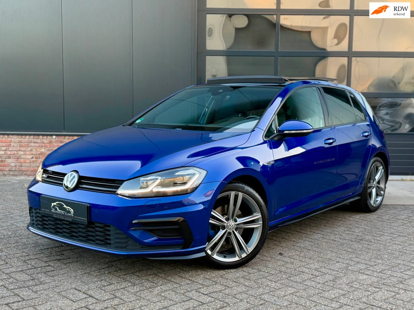 Volkswagen Golf (2019) — foto 1