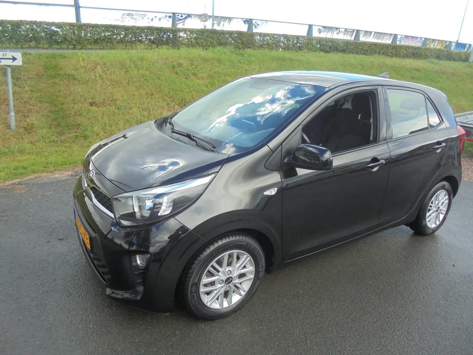 Kia Picanto (2021) — foto 1