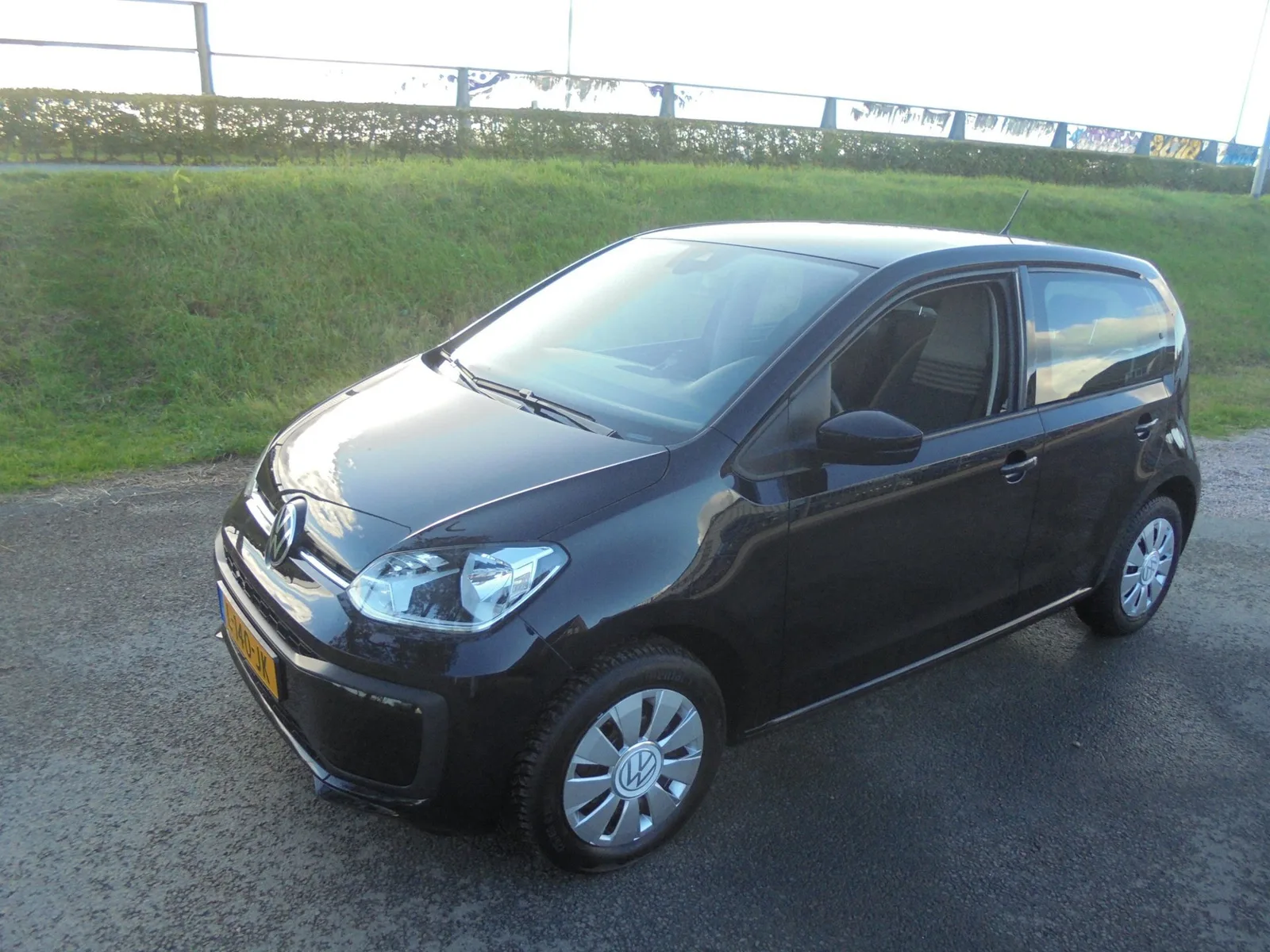 Volkswagen Up! (2021) — foto 1